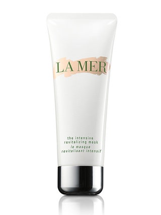 Маска для лица Revitalizing Mask от La Mer 6500 руб. Производители обещают заметный результат уже через восемь минут. И...