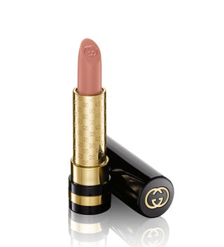 Помада Luxurious Lipstick 310 от Gucci 2180 руб. Классный нюд с запахом чегото среднего между карамелью и кофейным...