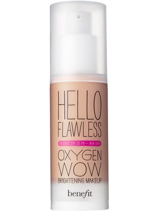 Тональный крем Hello Flawless Oxygen Wow от Benefit. Всего несколько секунд  и кожа засияла почти как на фото с фильтром...