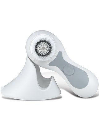 Щетка для очищения лица Clarisonic. Умывание без нее для меня как пирожное без сахара  вроде вкусно но чтото не то. Все...
