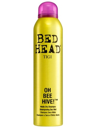 Tigi cухой шампунь Bed Head Oh Bee Hive 1100 руб. Наношу его только на чистые волосы  для плотности. Они становятся...