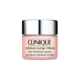 Clinique Moisture Surge Intense Skin Fortifying Hydrator 1250 руб. Розоватый гелькрем содержит витамин Е стимулирующий...