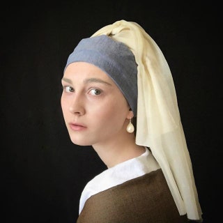 Аннелис ван Овербик в образе девушки с жемчужной сережкой