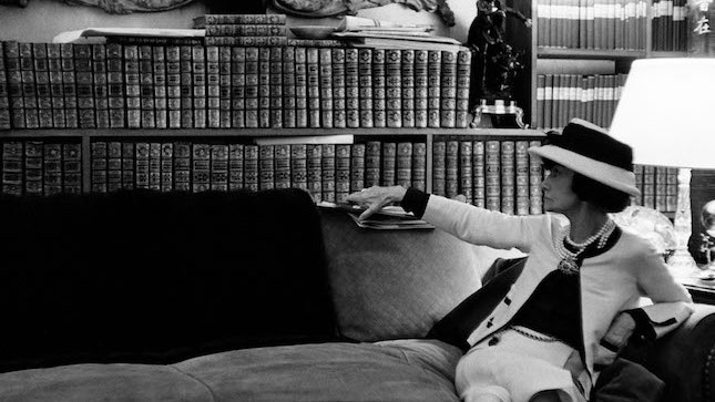 «Женщина которая читает» в Венеции расскажут о любимых книгах Габриэль Шанель
