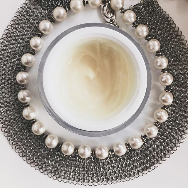 Маска Nubo White Diamond Ice Glowing Mask