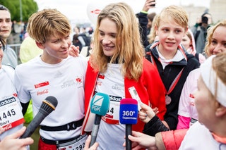 Наталья Водянова с сыном Лукасом и Полина Киценко