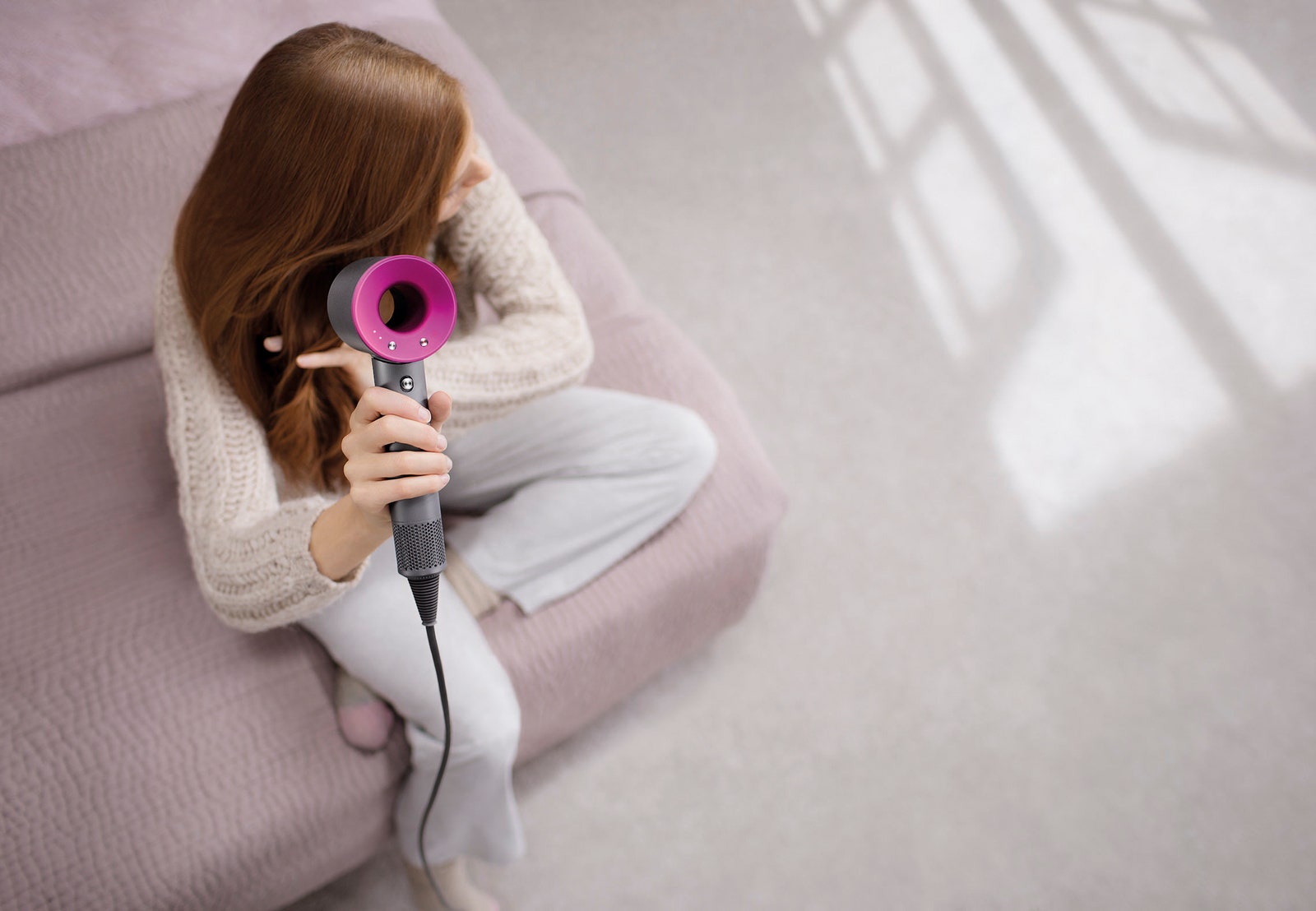 Фен для волос Dyson Supersonic с насадками на магнитном креплении | Allure
