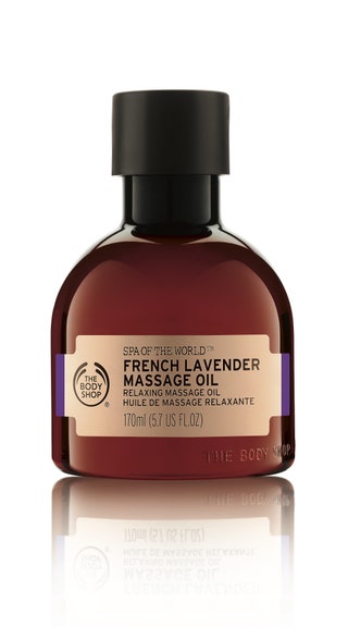 The Body Shop French Lavender Massage Oil 1190 руб. Расслабляет мышцы  спасение после интенсивных тренировок. Согрейте...