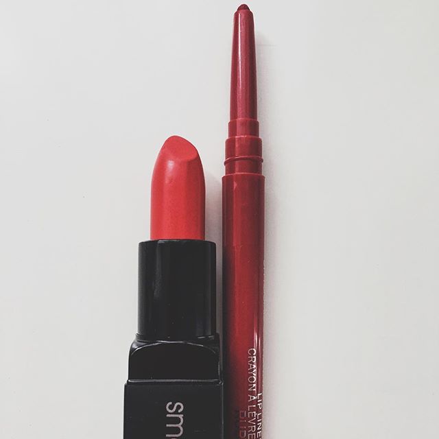 Лучшие бьютисредства помада Smashbox бальзам для лица Chanel тени Sleek Makeup | Allure