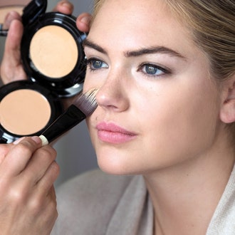 Добавить блик: коллекция макияжа Bobbi Glow от Bobbi Brown