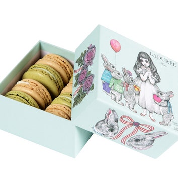 Пасхальная коллекция сладостей Ladurée с иллюстрациями художницы Юко Хигучи