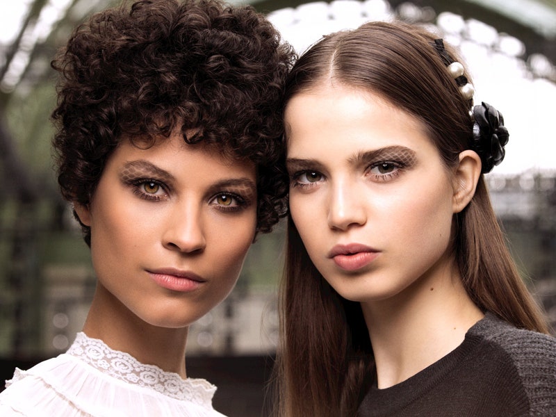 Вуаль на глазах как повторить бьютиобраз с показа Chanel