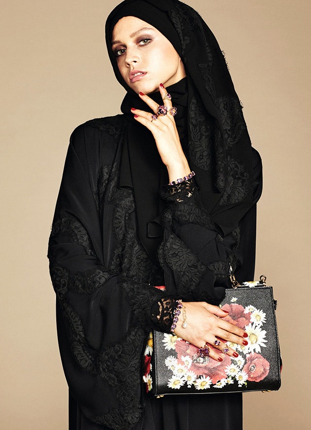 Курс на Восток Dolce  Gabbana создали коллекцию хиджабов и абай