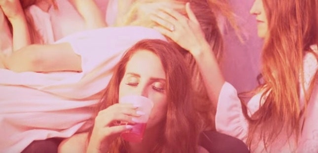 Freak психоделический клип Ланы Дель Рей на песню из альбома Honeymoon