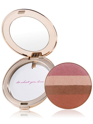 Jane Iredale бронзер в оттенке Sunbeam Bronzer.