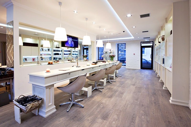 Фен Dry Bar на Патриарших прудах
