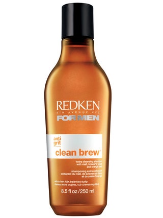 Redken очищающий шампунь Clean Brew. Для того чтобы получить густую пену достаточно выдавить на ладонь пару капель...