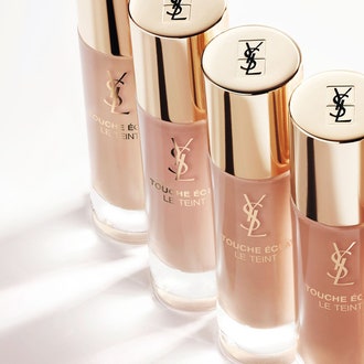 Сияние изнутри: тональное средство Le Teint Touche Eclat от YSL