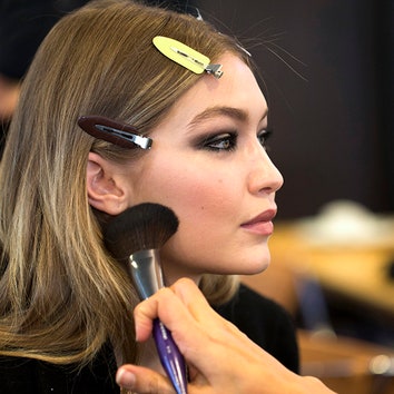 Неделя Высокой моды в Париже: макияж с показа Atelier Versace, весна-лето 2016