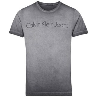 Футболка 3400 руб. Calvin Klein Jeans