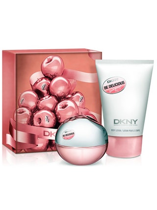 Набор с ароматом DKNY Fresh Blossom и лосьоном для тела 3200 руб.