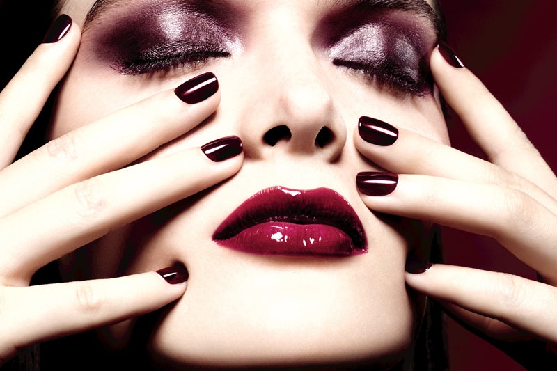 Цвет граната рождественская коллекция Rouge Noir Absolument от Chanel