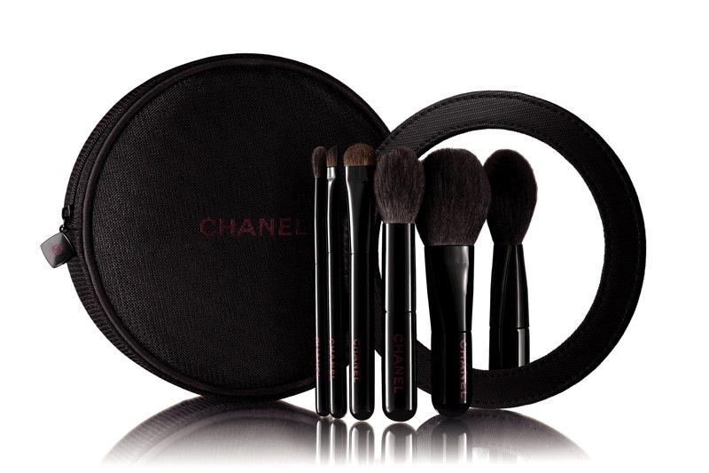 Лимитированный набор кистей для макияжа Les Mini de Chanel 5739 руб.