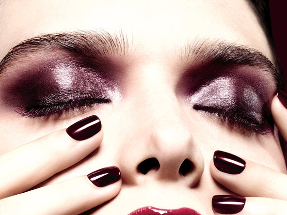 Цвет граната: рождественская коллекция Rouge Noir Absolument от Chanel