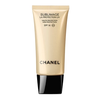 Регенерирующий защитный крем для лица Sublimage La Protection UV SPF 50 6880 руб. Chanel.