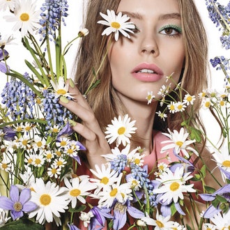 Сады Семирамиды: весенняя коллекция Glowing Gardens от Dior