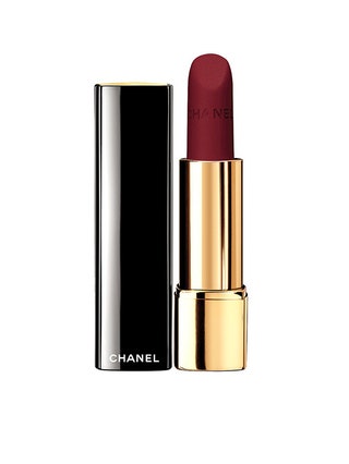 Помада Rouge Allure от Chanel оттенок La Fascinate. Идеально подойдет и к вечернему платью в театр  и к белой рубашке в...