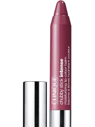 Помадабальзам для губ Chubby Stick Intense от Clinique оттенок Chunkiest Chili. Помаду в карандаше можно наносить даже...