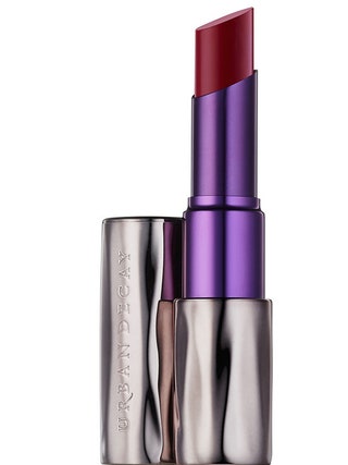 Помада Revolution Lipstick от Urban Decay оттенок Gash. Черничнобордовый оттенок на губах смотрится почти так же как в...