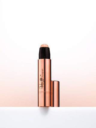 Rosie for Autograph консилер Miracle Concealer. Упаковка очень удобная — средство можно выкручивать. Выйдет в двух...