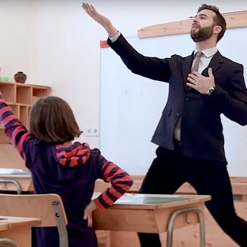 Видео: Иван Ургант готовит к школе детей с нарушениями в развитии