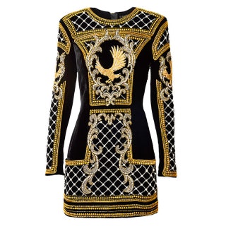 Платье из бархата с декором из металла пластика и стразов 23 999 руб. Balmain x HM