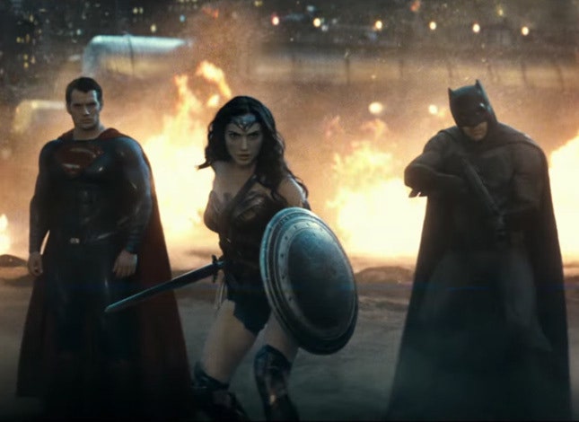 «Бэтмен против Супермена На заре справедливости» новый трейлер с Беном Аффлеком и Генри Кавиллом