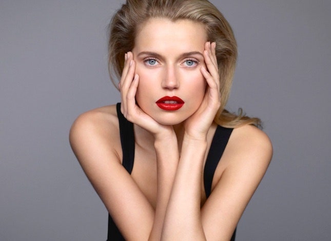 Joli Rouge помада с эффектом сияния и увлажнения Clarins