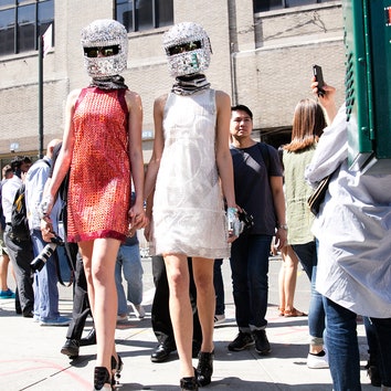 Место действия &- Нью-Йорк: 250 стритстайл-образов гостей Недели моды