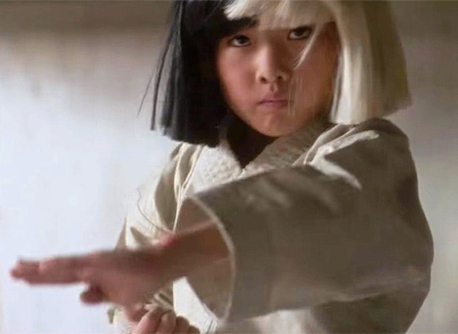 Клип Sia на песню Alive с 9летней каратисткой