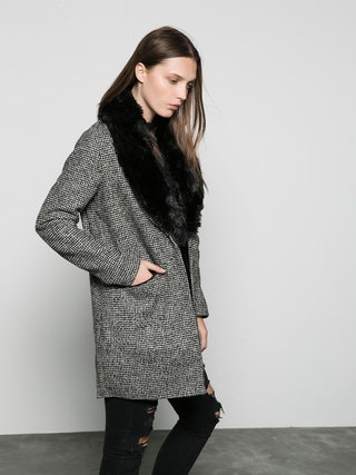 Bershka шерстяное пальто 4999 руб.