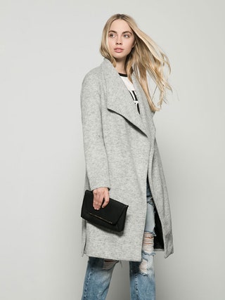 Bershka длинное шерстяное пальто 4999 руб.