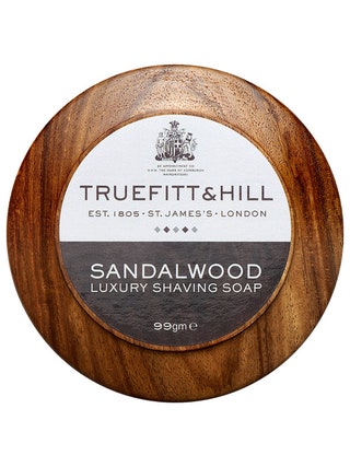Мыло для бритья Truefitt  Hill Sandalwood Luxury Shaving Soap  3000 руб. Чтобы твердое мыло превратилось в душистую...