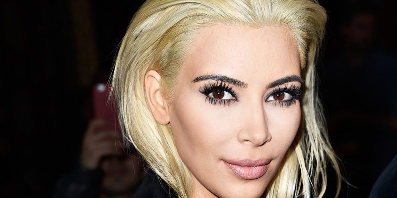 В марте 2015 года Ким Кардашьян удивила своих поклонников перекрасившись в блонд