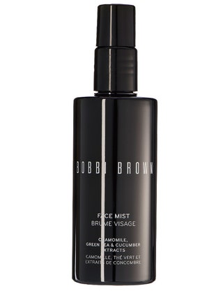 Дымка  Bobbi Brown Face Mist 1950 руб. «Взбодрить» лицо и закрепить макияж поможет это средство со свежим запахом...