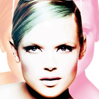 Вперед в будущее: лимитированная коллекция макияжа Courreges Х Estee Lauder