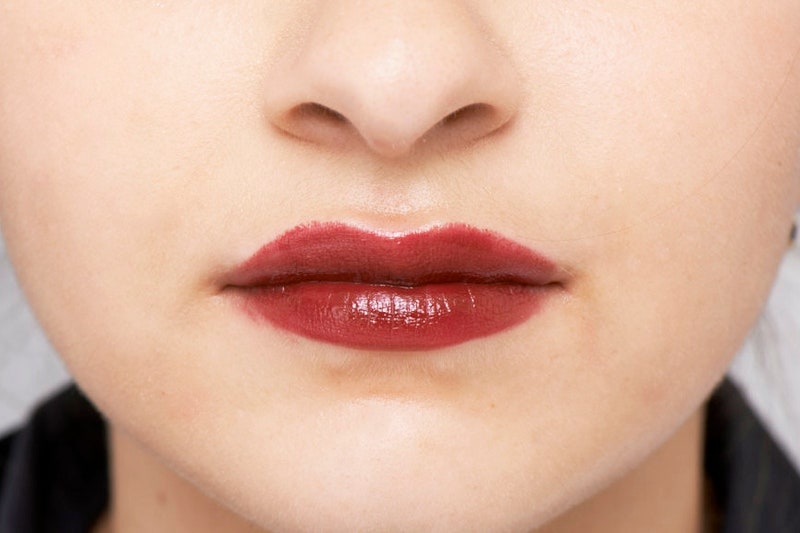 Помады винного оттенка от Chanel Make Up Factory Clinique M.A.C Clarins | Allure