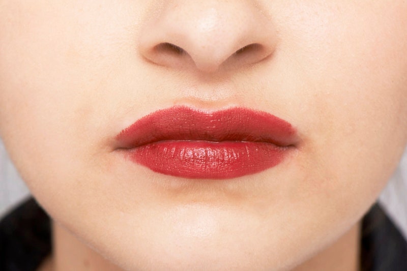 Помады винного оттенка от Chanel Make Up Factory Clinique M.A.C Clarins | Allure