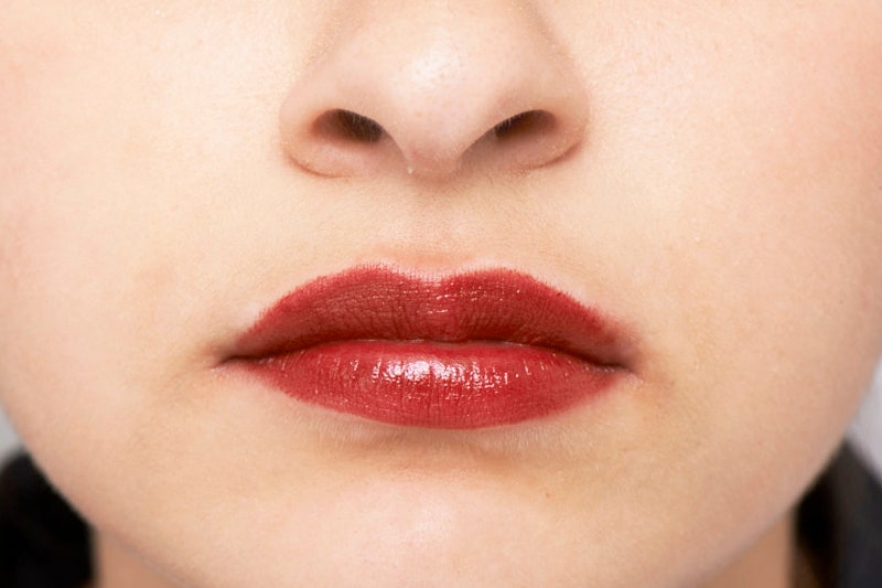 Помады винного оттенка от Chanel Make Up Factory Clinique M.A.C Clarins | Allure