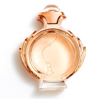 Парфюмерная вода с нотами водного жасмина и соленой ванили Olympa 80 мл 6100 руб. Paco Rabanne.